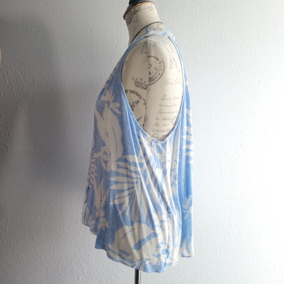 LAUREN CONRAD Baby Blue Sleeveless Top - Picture 2 of 3